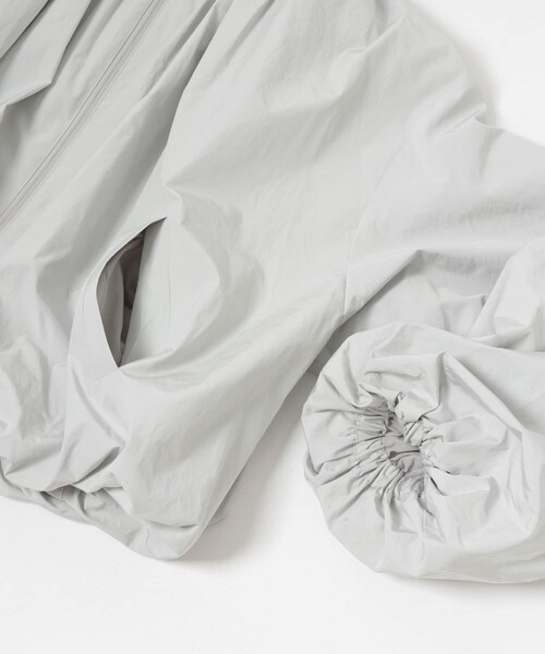 URBAN RESEARCH（アーバンリサーチ）の「AMOMENTO　NECKSHIRRING VOLUMEJUMPER（ノーカラージャケット・レディース・L GREY・0）」の5枚目の写真