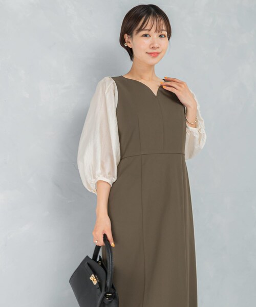 URBAN RESEARCH ROSSO（アーバンリサーチロッソ）の「ドッキングスリーブVネックワンピース（ワンピース・レディース・KHK×BRN/BL×BRONZE・FREE）」の16枚目の写真