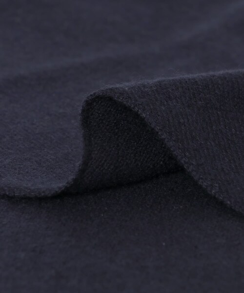 URBAN RESEARCH（アーバンリサーチ）の「Extreme Cashmere　BANDANA（バンダナ/スカーフ・レディース・DUST/CORN/GOAT/NAVY/RAVEN・-）」の15枚目の写真