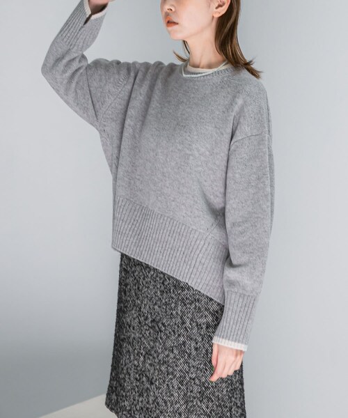 URBAN RESEARCH ROSSO（アーバンリサーチロッソ）の「『WEB/一部店舗限定』エクストラファインシームデザインニット（ニット/セーター・レディース・PEARLWHITE/LEMON/BABY PINK/LOYAL BLUE/GRAY×WH/BROWN×RED・FREE）」の16枚目の写真