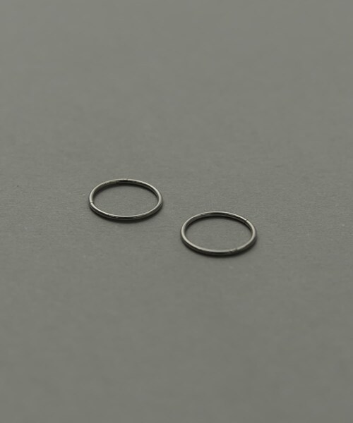 SMELLY（スメリー）の「ステンレスミニフープピアス（ピアス（両耳用）・メンズ・SLV・-）」の3枚目の写真