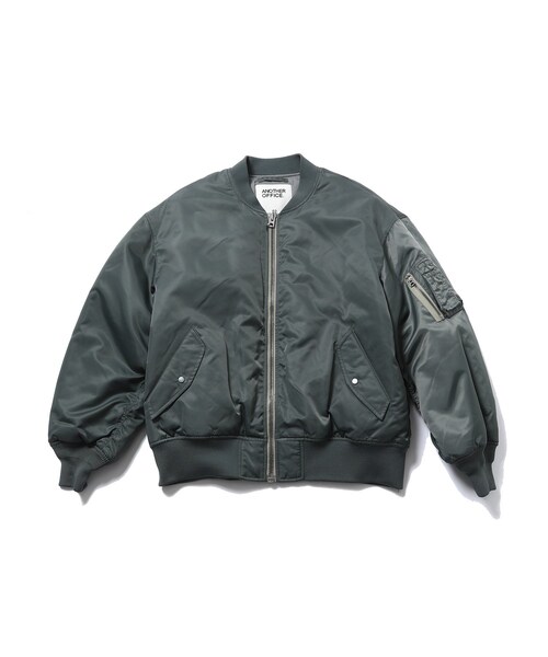 ADAM ET ROPE'（アダムエロペ）の「【ANOTHER OFFICE/アナザーオフィス】NEO MA-1 JACKET（MA-1・メンズ・ブラック/オリーブ・2/3）」の5枚目の写真