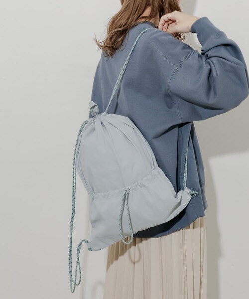 SMELLY（スメリー）の「ドロストポケットナップサック（バックパック/リュック・レディース・BLK/GRY・-）」の15枚目の写真