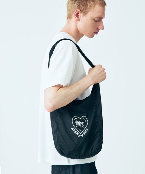 ADAM ET ROPE'（アダムエロペ）の「【Chocomoo×ADAM ET ROPE'】BAG（エコバッグ/サブバッグ・レディース・ブラック/ライトグリーン・F）」の3枚目の写真