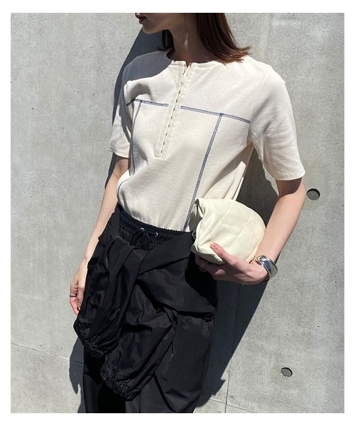 nissen（ニッセン）の「２点セット（ヘンリーネックリブトップス＋ツイル腰巻きパンツ）（Tシャツ/カットソー・レディース・アイボリー+ブラック/ブラック+ブラウン/アイボリー+アイボリー・F）」の4枚目の写真