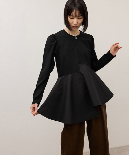 ADAM ET ROPE'(アダムエロペ)の「【WEB限定】・【定番】フリルペプラムロングスリーブカットソー(Tシャツ/カットソー・レディース・ブラック/ホワイト・F)」の3枚目の写真