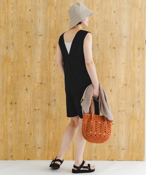 URBAN RESEARCH ROSSO（アーバンリサーチロッソ）の「F by ROSSO　撥水ショートオールインワン（サロペット/オーバーオール・レディース・BEIGE/KHAKI/BLACK・36/38）」の7枚目の写真