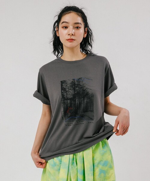 EKAL（エカル）の「フォトプリントショートスリーブTシャツ（Tシャツ/カットソー・レディース・ホワイト/ベージュ/グレー・One）」の19枚目の写真