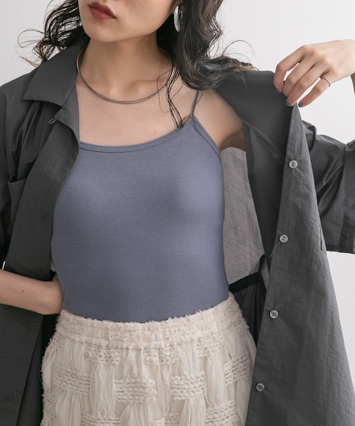 KBF（ケイビーエフ）の「スパゲティストラップカップ付きキャミ（キャミソール・レディース・L.BEIGE/YEL GREEN/BLACK/BLUE GRAY/BROWN・one）」の5枚目の写真