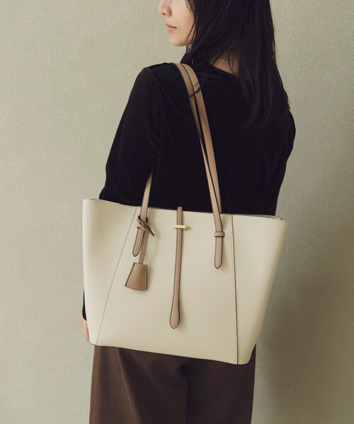 RODE SKO（ロデスコ）の「チャーム付A4トートバッグ（トートバッグ・レディース・BLACK/GRAY/IVORY/SAND BEIGE・one）」の7枚目の写真