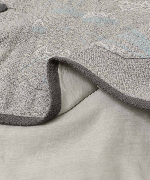 URBAN RESEARCH（アーバンリサーチ）の「WORK NOT WORK　ウールエンブロイダリーバーナージャケット（ノーカラージャケット・レディース・GRAY/D.BROWN・1/2）」の13枚目の写真