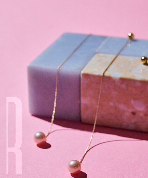 ROPE'(ロペ)の「R(ロペ アール)K10 ピンクパールアメリカンピアス(ピアス(両耳用)・レディース・ゴールド・F)」の2枚目の写真