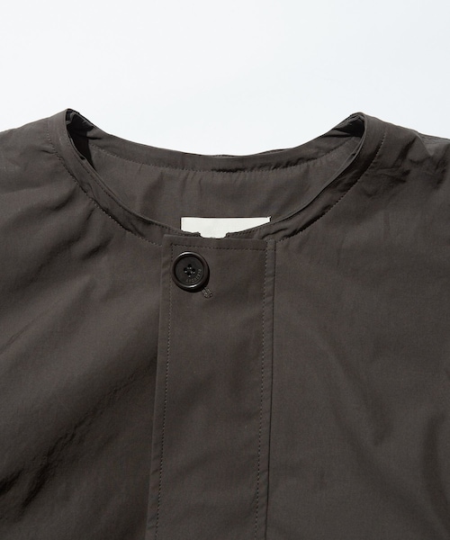 ADAM ET ROPE'（アダムエロペ）の「【AMOMENTO/アモーメント】COTTON NYLON VOLUME JUMPER（その他アウター・メンズ・チャコール/ライトグレー・L/M）」の12枚目の写真