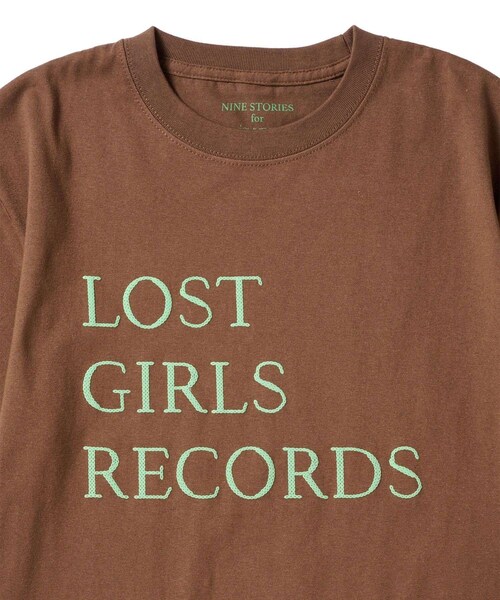 bonjour records(ボンジュールレコーズ)の「LOST GIRLS BOOKS for bonjour records BIG LOGO S/S Tee - ロストガールズブックス エクスクルーシブ Tシャツ(Tシャツ/カットソー・レディース・ホワイト/ダークブラウン/ピンク・F)」の11枚目の写真