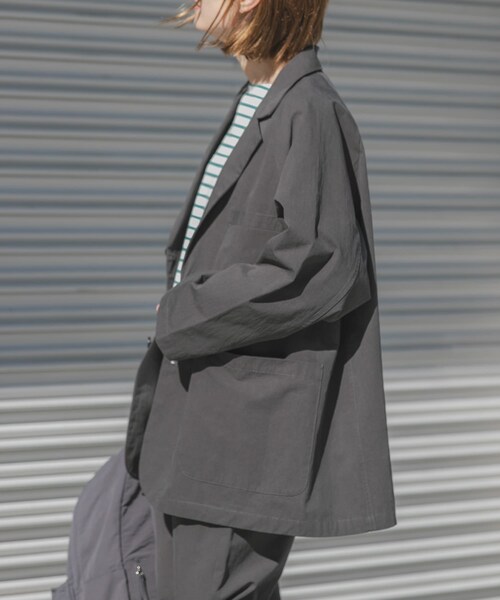 URBAN RESEARCH DOORS（アーバンリサーチドアーズ）の「FORK&SPOON　ビッグジャケット（テーラードジャケット・レディース・CHARCOAL/BEIGE・1）」の6枚目の写真
