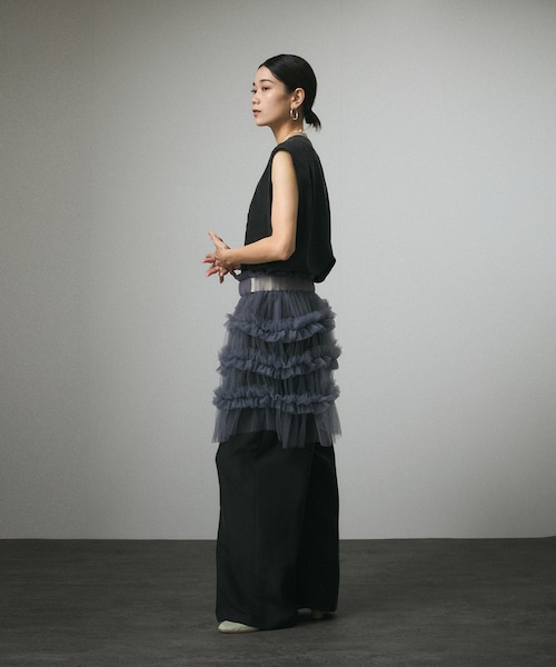 ADAM ET ROPE'（アダムエロペ）の「[25SS]GENTLE SILKジレ【セットアップ対応】（ベスト・レディース・ブラック/ベージュ/ブルー・F）」の9枚目の写真