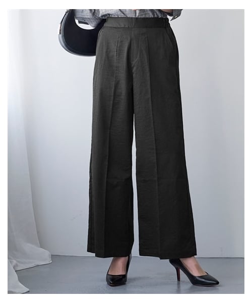 nissen（ニッセン）の「＜大きいサイズ＞ストレッチライトチノワイドパンツ（接触冷感）（パンツ・レディース・ベージュ/カーキ/黒・L/LL/3L/4L/5L/6L/8L/10L）」の1枚目の写真