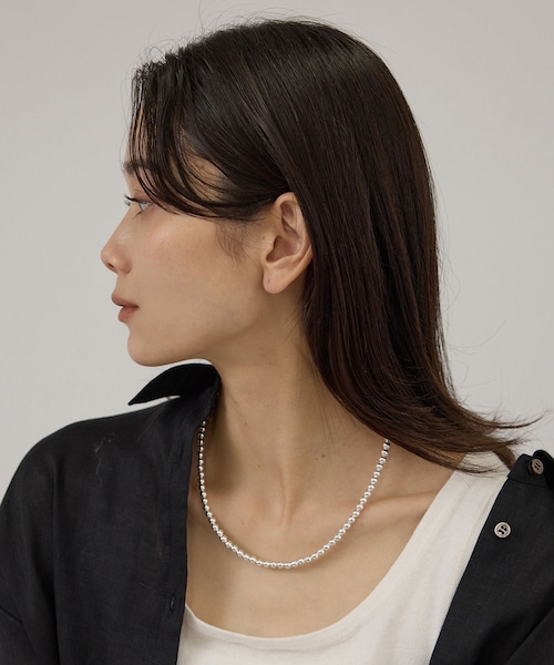 ADAM ET ROPE'（アダムエロペ）の「【J'aDoRe・店舗限定】【ERICKA NICOLAS BEGAY】ナバホパールネックレス5mm/45cm（ネックレス・レディース・シルバー・F）」の19枚目の写真