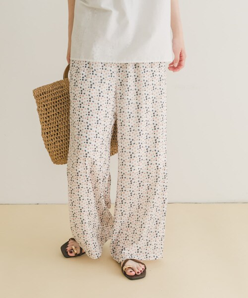 ITEMS URBANRESEARCH(アイテムズ アーバンリサーチ)の「ガライージーワイドパンツ(その他パンツ・レディース・NVY/MNT/WHT・FREE)」の2枚目の写真