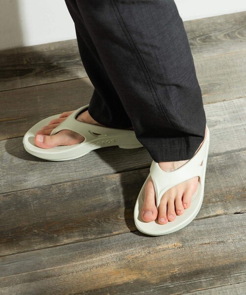 URBAN RESEARCH DOORS（アーバンリサーチドアーズ）の「OOFOS　OOriginal（サンダル・メンズ・Mist/Slate/Black/Nomad/OliveDrab/CosmicGray/Foliage・26/27/28/29）」の3枚目の写真