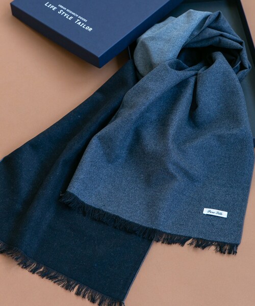 URBAN RESEARCH DOORS（アーバンリサーチドアーズ）の「LIFE STYLE TAILOR　シルクリバーシブルマフラー（マフラー・メンズ・02NVY-BLU/04GRN-CCL/01CCL-BLK/03BRN-BEG・-）」の5枚目の写真