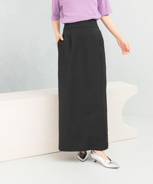 URBAN RESEARCH ROSSO（アーバンリサーチロッソ）の「UVカットストレートタックスカート（スカート・レディース・GREIGE/BLACK・36/38）」の4枚目の写真