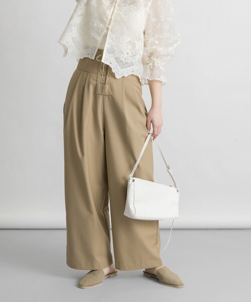 KBF（ケイビーエフ）の「アシンメトリースリムショルダーBAG（ショルダーバッグ・レディース・BLACK/IVORY/CAMEL・one）」の8枚目の写真