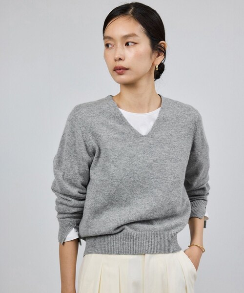 ROPE'（ロペ）の「カシミヤVネックニットプルオーバー（ニット/セーター・レディース・ブラック/ベージュ/ピンク系/グレー/レッド・F）」の5枚目の写真