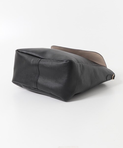 URBAN RESEARCH(アーバンリサーチ)の「YOUNG&OLSEN EMBOSSED LEATHER DELUXE M(トートバッグ・メンズ・BLACK/BROWN・Free)」の6枚目の写真