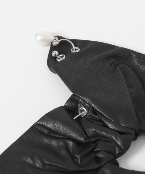 URBAN RESEARCH ROSSO（アーバンリサーチロッソ）の「heyep　F Leather Piercing Scrunchie（ヘアゴム・レディース・BLACK・-）」の5枚目の写真