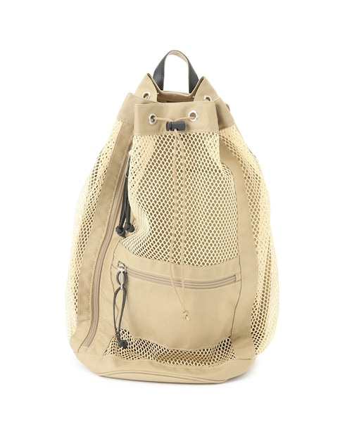 ADAM ET ROPE'（アダムエロペ）の「【AURALEE/オーラリー】MESH SMALL BACKPACK MADE BY AETA（バックパック/リュック・メンズ・ブラック/ベージュ・F）」の2枚目の写真