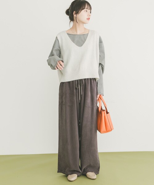 ITEMS URBANRESEARCH(アイテムズ アーバンリサーチ)の「スパンコールVネックニットベスト(ニット/セーター・レディース・BRN/WHT/BLK・FREE)」の8枚目の写真