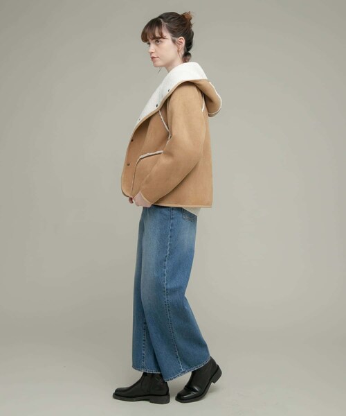 URBAN RESEARCH Sonny Label（アーバンリサーチサニーレーベル）の「ムートンリバーシブルフーディーコート（ムートンコート・レディース・CCLxCCL/IVOxBEG/OFF×CAM・36/38）」の16枚目の写真