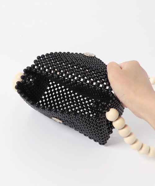 URBAN RESEARCH DOORS(アーバンリサーチドアーズ)の「TOOS wood ball shoulderbag(ショルダーバッグ・レディース・black・one)」の7枚目の写真