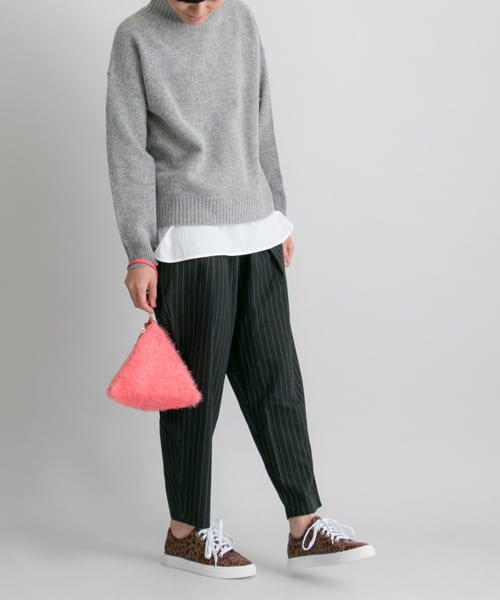 RODE SKO（ロデスコ）の「LILY トライアングルフェイクファーバッグ（クラッチバッグ・レディース・PINK/BLACK・-）」の7枚目の写真