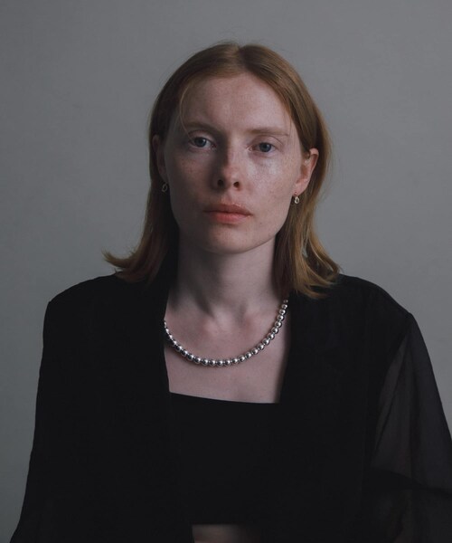 URBAN RESEARCH(アーバンリサーチ)の「decor『デコール』 Hematite8mmBallchoker(ネックレス・レディース・SILVER・-)」の4枚目の写真