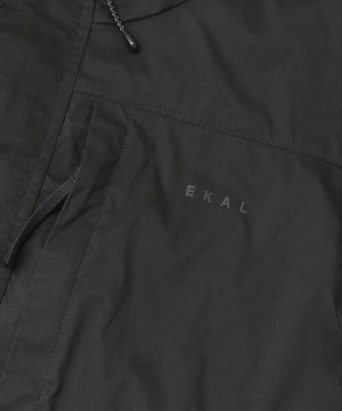 EKAL(エカル)の「ポータブルDWRオーバーコート(マウンテンパーカー・メンズ・BEG/BLK・S/M/L)」の11枚目の写真