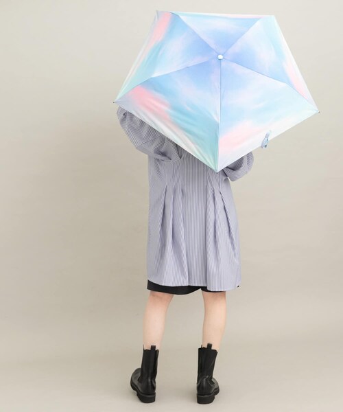 SMELLY（スメリー）の「【晴雨兼用】Wpc.　遮光軽量サンセットMINI（長傘・レディース・BLU/PNK・FREE）」の8枚目の写真