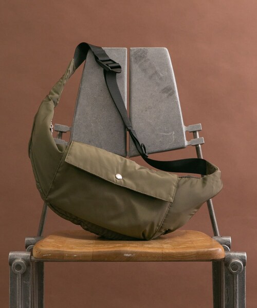 RODE SKO（ロデスコ）の「撥水ボディバッグ（ボディバッグ/ウエストポーチ・メンズ・KHAKI/BLACK・one）」の3枚目の写真