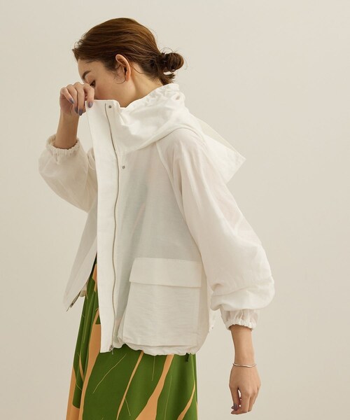 ROPE'(ロペ)の「【洗える】ビスコースリネン ライトマウンテンパーカー/一部セットアップ対応(ブルゾン・レディース・オフホワイト/ネイビー・36/38)」の9枚目の写真