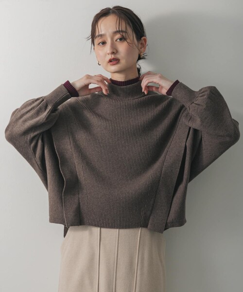 SENSE OF PLACE by URBAN RESEARCH（センスオブプレイスバイアーバンリサーチ）の「『一部WEB限定カラー』ストレッチショルダータックセーター（ニット/セーター・レディース・OFF WHITE/GRAY/MOCHA/RED/YELLOW/BLACK/BLUE・one/One）」の4枚目の写真