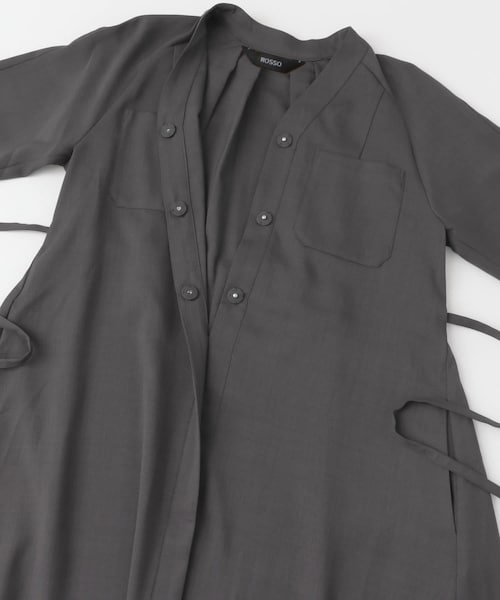 ポケットデザインVネックワンピース