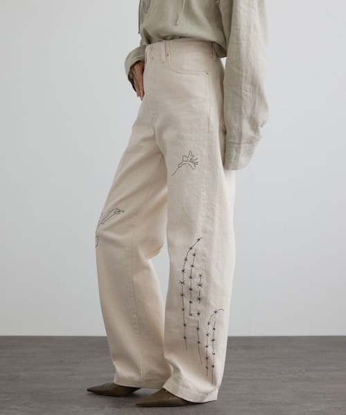 ADAM ET ROPE'（アダムエロペ）の「【J'aDoRe・一部店舗限定】【TANAKA（タナカ）】THE JEAN TROUSERS（デニムパンツ・レディース・ホワイト系・25/26/27/28）」の3枚目の写真