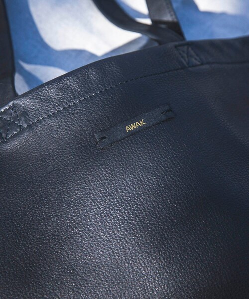 URBAN RESEARCH(アーバンリサーチ)の「AWAK TOTE-grain(トートバッグ・メンズ・BLK-B/BLK-W・One)」の7枚目の写真