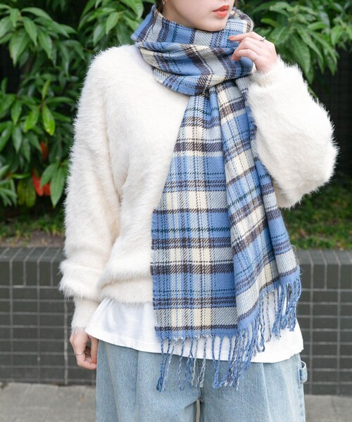 KBF（ケイビーエフ）の「リバーシブルチェックストール（マフラー・レディース・BLUE/BEIGE/BURGUNDY・one）」の7枚目の写真