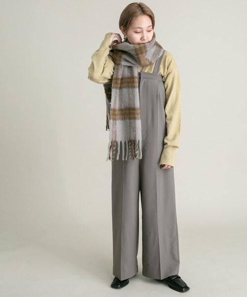 KBF（ケイビーエフ）の「BIGフリンジチェックストール（マフラー・レディース・GRAY×MTD/CAMEL×RED/IVORY×BRN・one）」の13枚目の写真