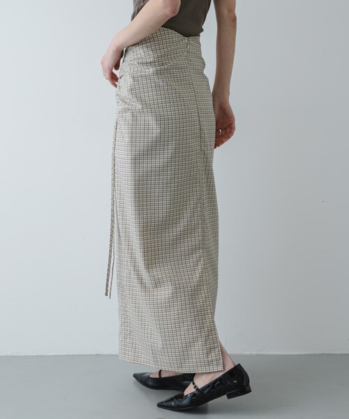 SENSE OF PLACE by URBAN RESEARCH(センスオブプレイスバイアーバンリサーチ)の「シャーリングスカート(スカート・レディース・IVO×BLK/BLACK/MTD×ORG・S/M)」の6枚目の写真