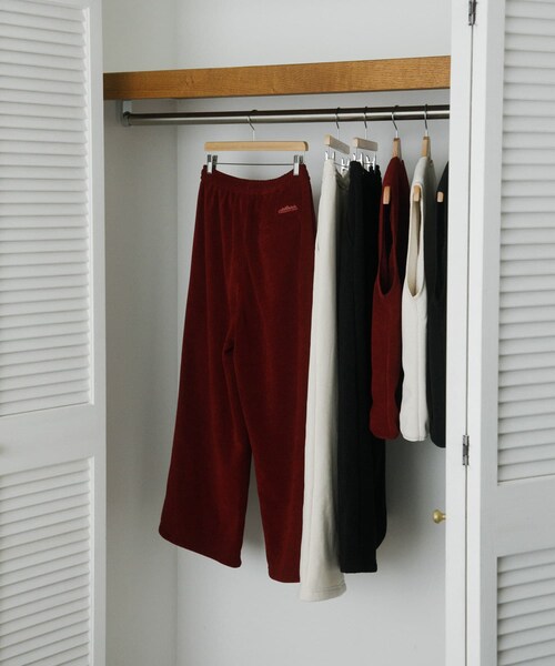 URBAN RESEARCH(アーバンリサーチ)の「『別注』THOUSAND MILE×URBAN RESEARCH KNIT FREECE LONG PANTS(その他パンツ・レディース・OFF WHITE/BORDEAUX/BLACK・M/L)」の12枚目の写真