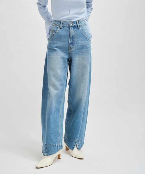 ADAM ET ROPE'(アダムエロペ)の「【サステナブル】・【新色追加】ルーズフィットアジャストデニム(デニムパンツ・レディース・ホワイト/ダークブラウン/サックス/ベージュ系/ブラック/キナリ/ネイビー/ブルー系・34/36/38)」の9枚目の写真