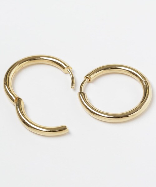 URBAN RESEARCH(アーバンリサーチ)の「Classic Hoops Medium Gold(ピアス(両耳用)・メンズ・Gold・One)」の4枚目の写真